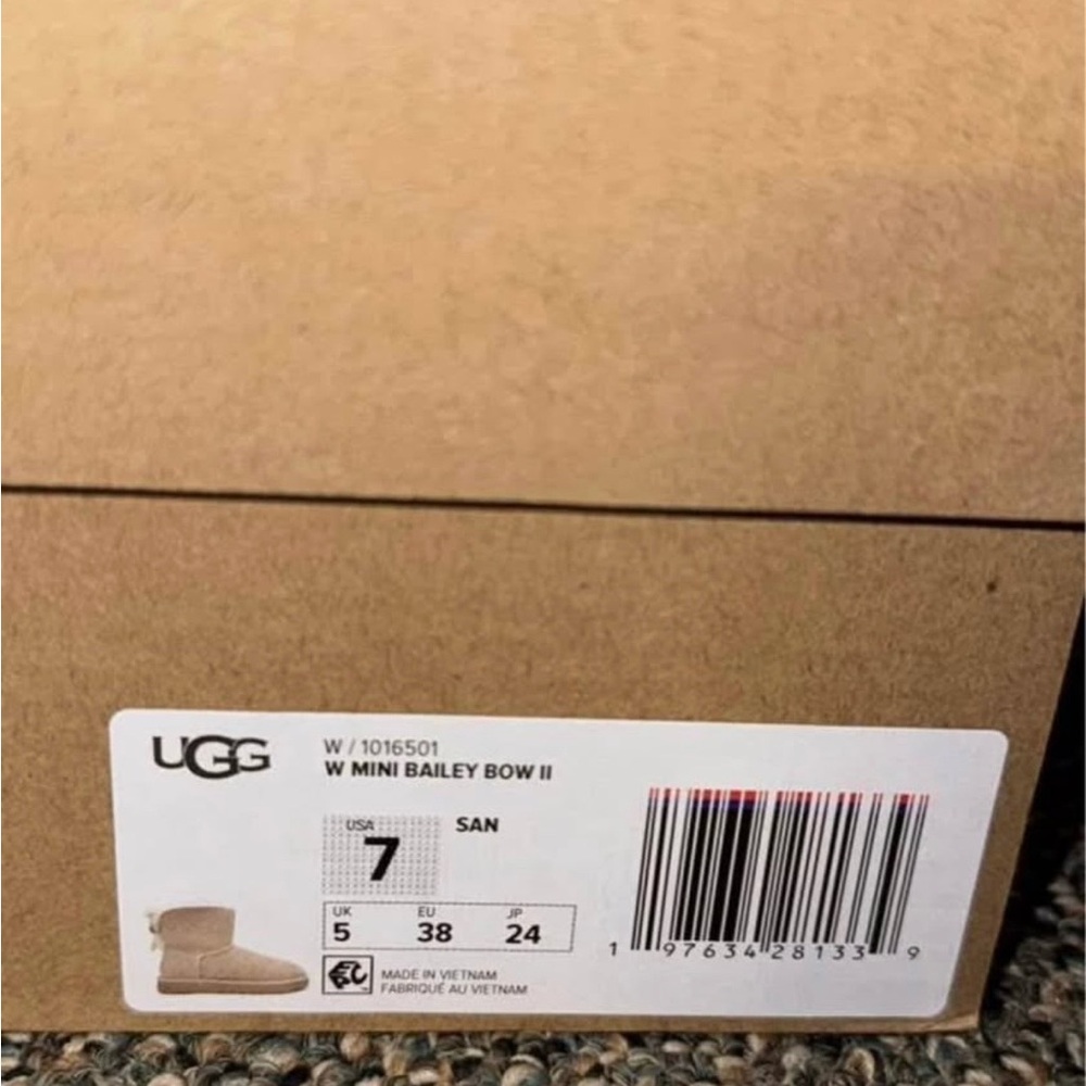 UGG MINI BAILEY BOOTS II Cream and Tan - Picture 4 of 5